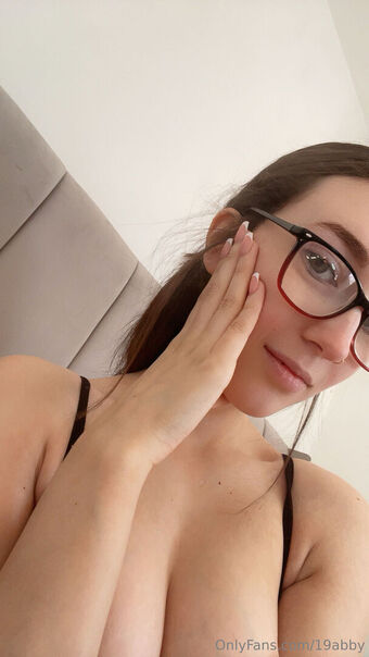 19abby Голи Изтичания OnlyFans Снимки 6
