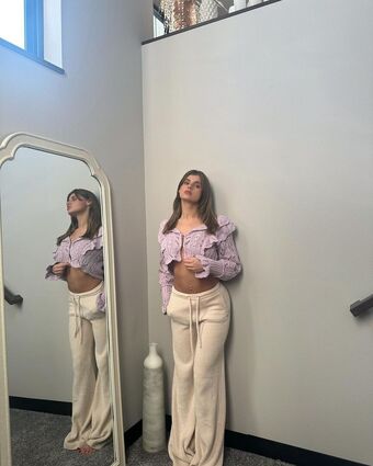 AAri Голи Изтичания OnlyFans Снимки 10