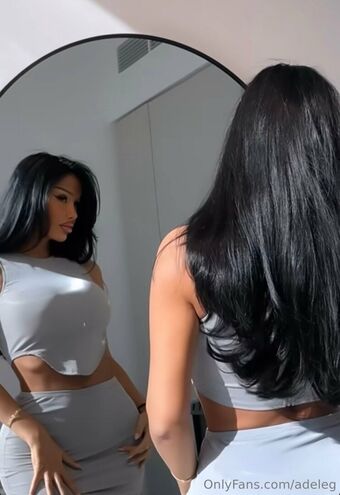 Adeleg Голи Изтичания OnlyFans Снимки 25