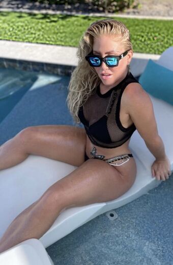 Adrielle Голи Изтичания OnlyFans Снимки 24