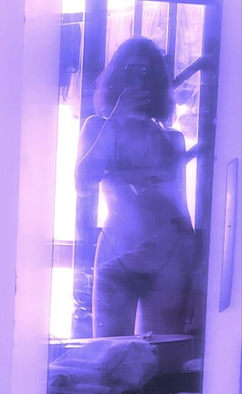 Akysa Голи Изтичания OnlyFans Снимки 1