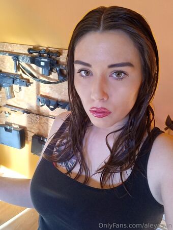 aleyasun Голи Изтичания OnlyFans Снимки 12