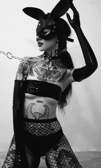 Alina Benson/Alinabnsn