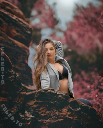 Alina Hell Голи Изтичания OnlyFans Снимки 3