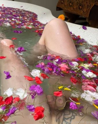 Aline Голи Изтичания OnlyFans Снимки 9
