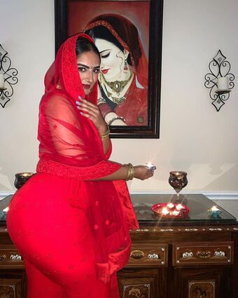 Alisha Swaidan Голи Изтичания OnlyFans Снимки 14