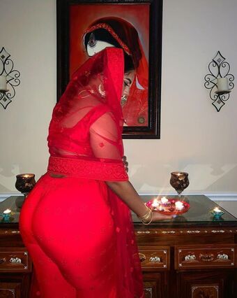 Alisha Swaidan Голи Изтичания OnlyFans Снимки 15