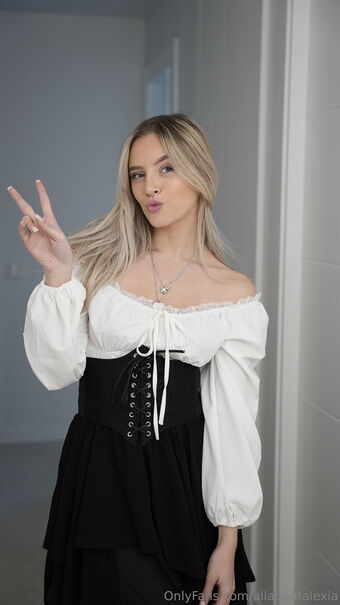 allaboutalexia Голи Изтичания OnlyFans Снимки 11