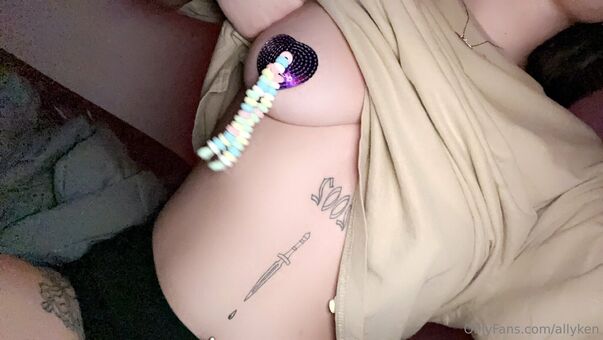 allyken Голи Изтичания OnlyFans Снимки 7