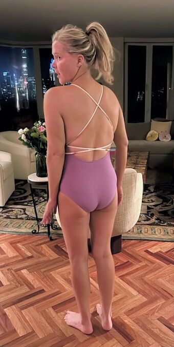 Amy Schumer Голи Изтичания OnlyFans Снимки 52