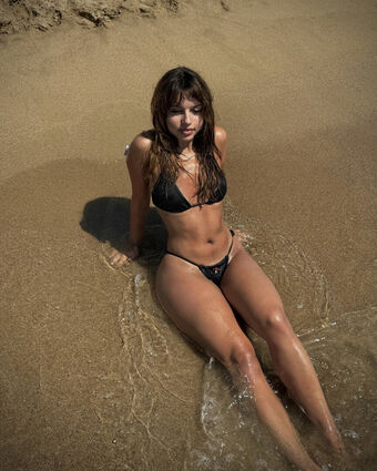 Anda Tohatan Голи Изтичания OnlyFans Снимки 13