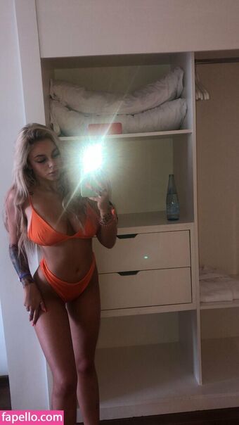 Andelika Голи Изтичания OnlyFans Снимки 3