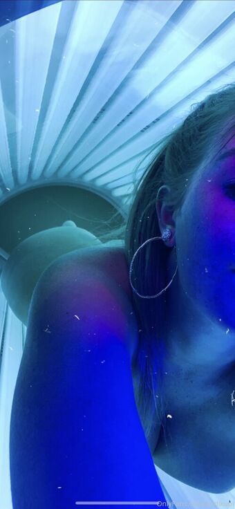 andi111 Голи Изтичания OnlyFans Снимки 1