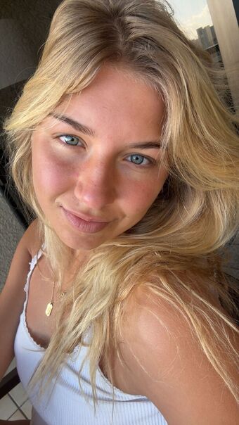 Aniela Leon