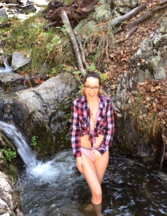 Anna Lichty Голи Изтичания OnlyFans Снимки 17