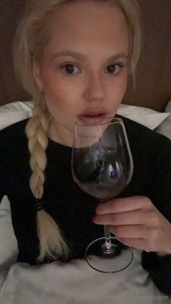 annaprivatee