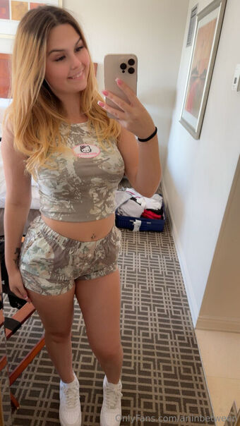 ariinbetween Голи Изтичания OnlyFans Снимки 49