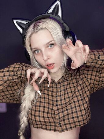 Astreliz Голи Изтичания OnlyFans Снимки 5