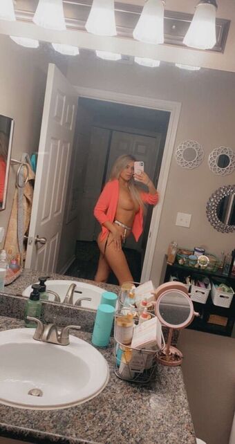 Avery Trail Голи Изтичания OnlyFans Снимки 51
