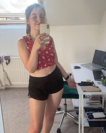 Averytinyleaf Голи Изтичания OnlyFans Снимки 15