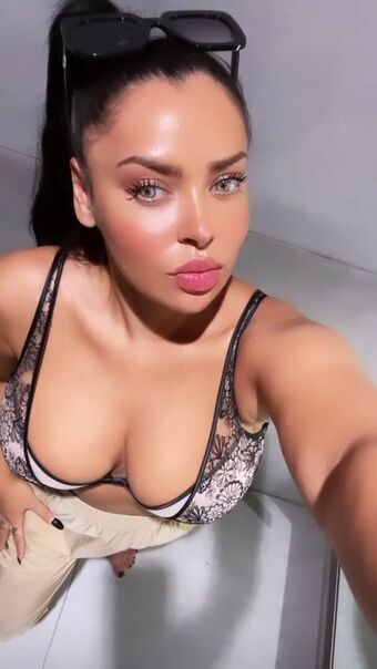 Badebal Голи Изтичания OnlyFans Снимки 1