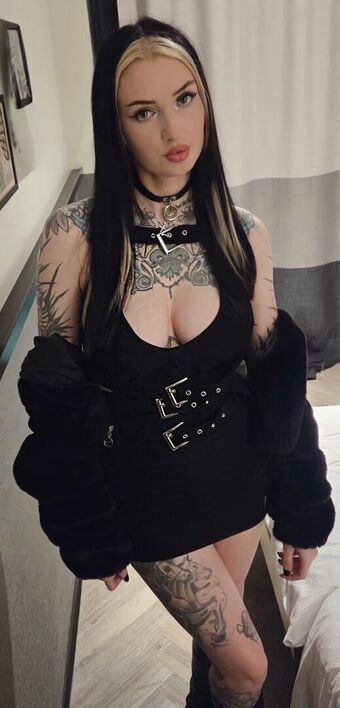 Badmoon Голи Изтичания OnlyFans Снимки 20
