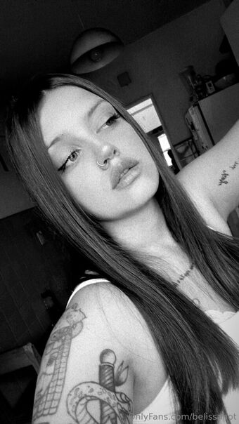 belissaa Голи Изтичания OnlyFans Снимки 1