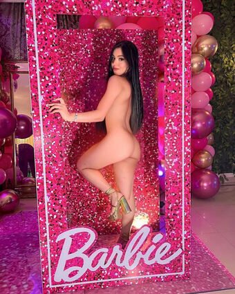 Bella Angel Dezoitou