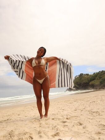 Bianca Recidocruz Голи Изтичания OnlyFans Снимки 23