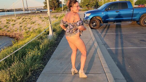 BikiniMilfMom55 Голи Изтичания OnlyFans Снимки 14