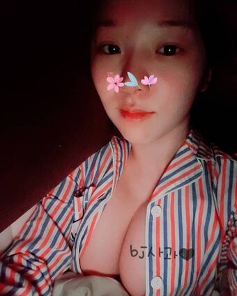 BJ Apple 사과 Голи Изтичания OnlyFans Снимки 12