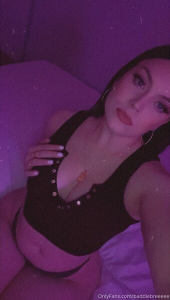 Brelynn Голи Изтичания OnlyFans Снимки 7