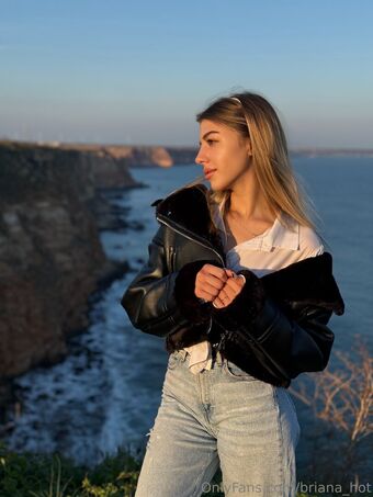 briana_hot