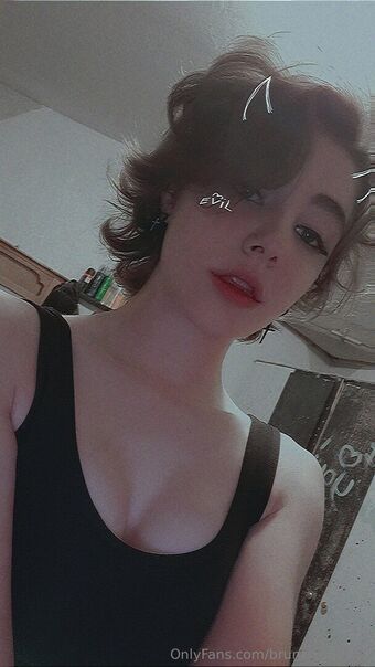 brunettebabe2