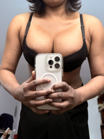 Bulbul Голи Изтичания OnlyFans Снимки 2