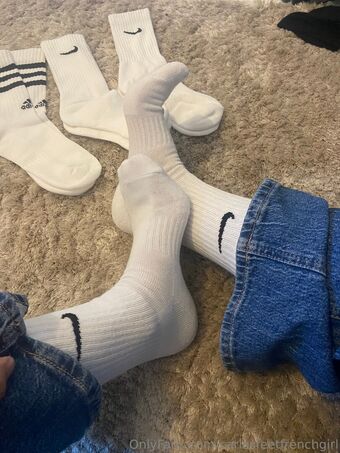 carlasfeetfrenchgirl