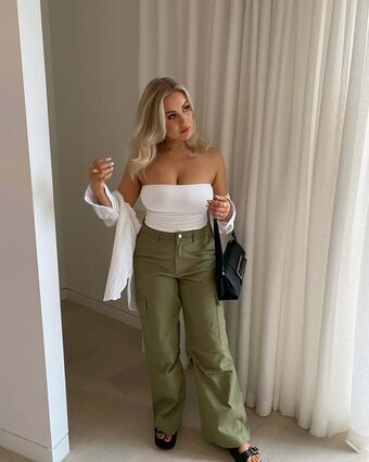 Casee Brimblecombe Голи Изтичания OnlyFans Снимки 20