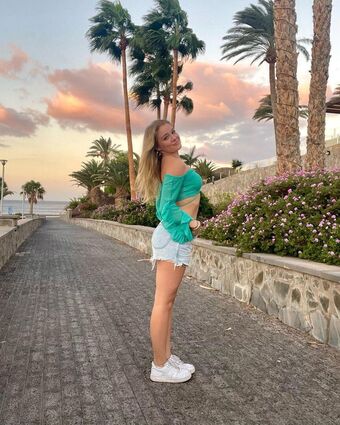 chiaratews Голи Изтичания OnlyFans Снимки 20