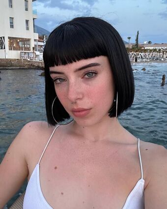 Chloe Hodgson Chloehodgson