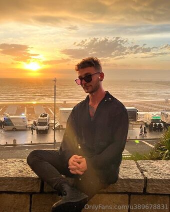 classiedd Голи Изтичания OnlyFans Снимки 1