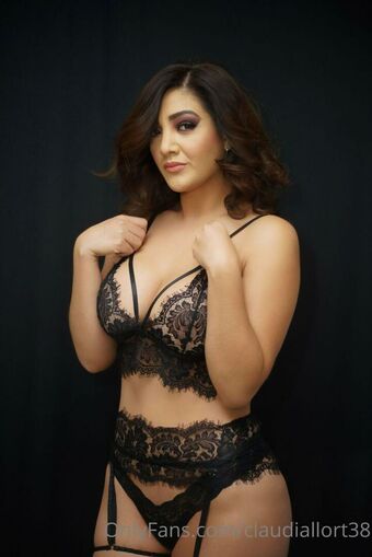 Claudia Llort Голи Изтичания OnlyFans Снимки 5