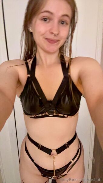 coshott Голи Изтичания OnlyFans Снимки 14