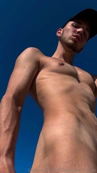 dancing_at_the_bar_free