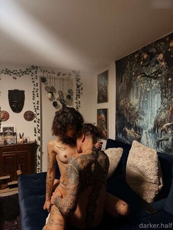 darker.half Голи Изтичания OnlyFans Снимки 21