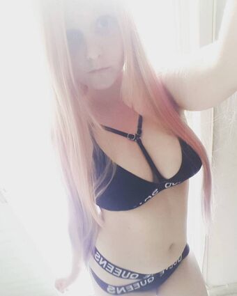 Dee Mented Голи Изтичания OnlyFans Снимки 7