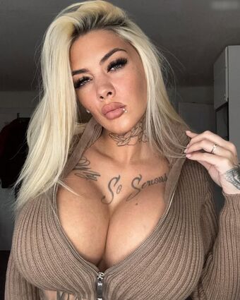 Deminecka Голи Изтичания OnlyFans Снимки 42