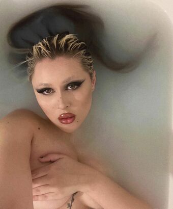 Demonkomplex Голи Изтичания OnlyFans Снимки 4