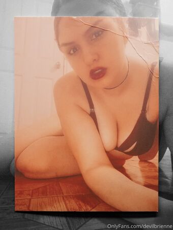 devilbrienne Голи Изтичания OnlyFans Снимки 2