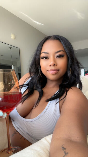 Devyn Sky Голи Изтичания OnlyFans Снимки 2