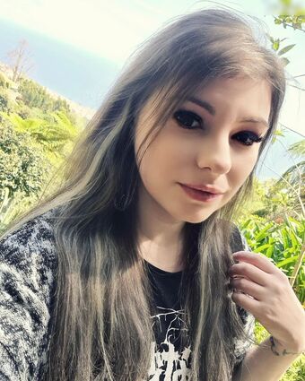 Divi Голи Изтичания OnlyFans Снимки 43